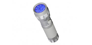 Linternas - LINTERNA LED UV LIGHT 3 PILAS AAA INCLUIDAS 